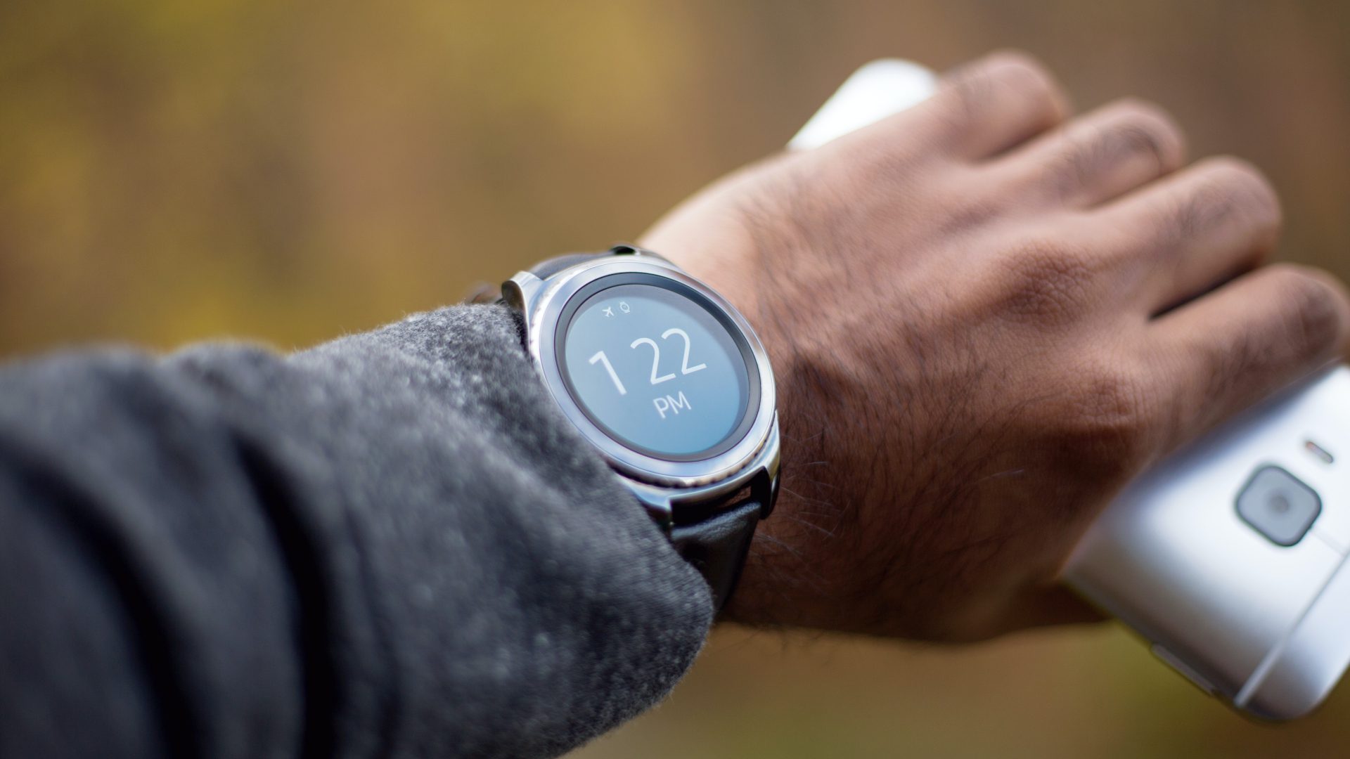 如何在 Wear OS 智能手表上安装 APK
