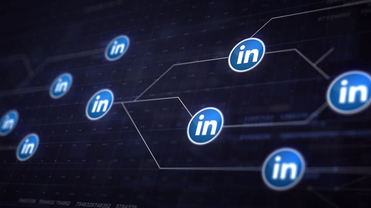 如何阻止 LinkedIn 根据您的数据训练 AI