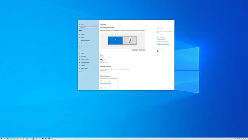如何在 Windows 10 中重新排列多个显示器