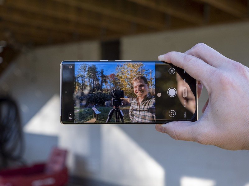 如何在 Google Pixel 6 上拍摄超广角自拍和前置 4K 视频