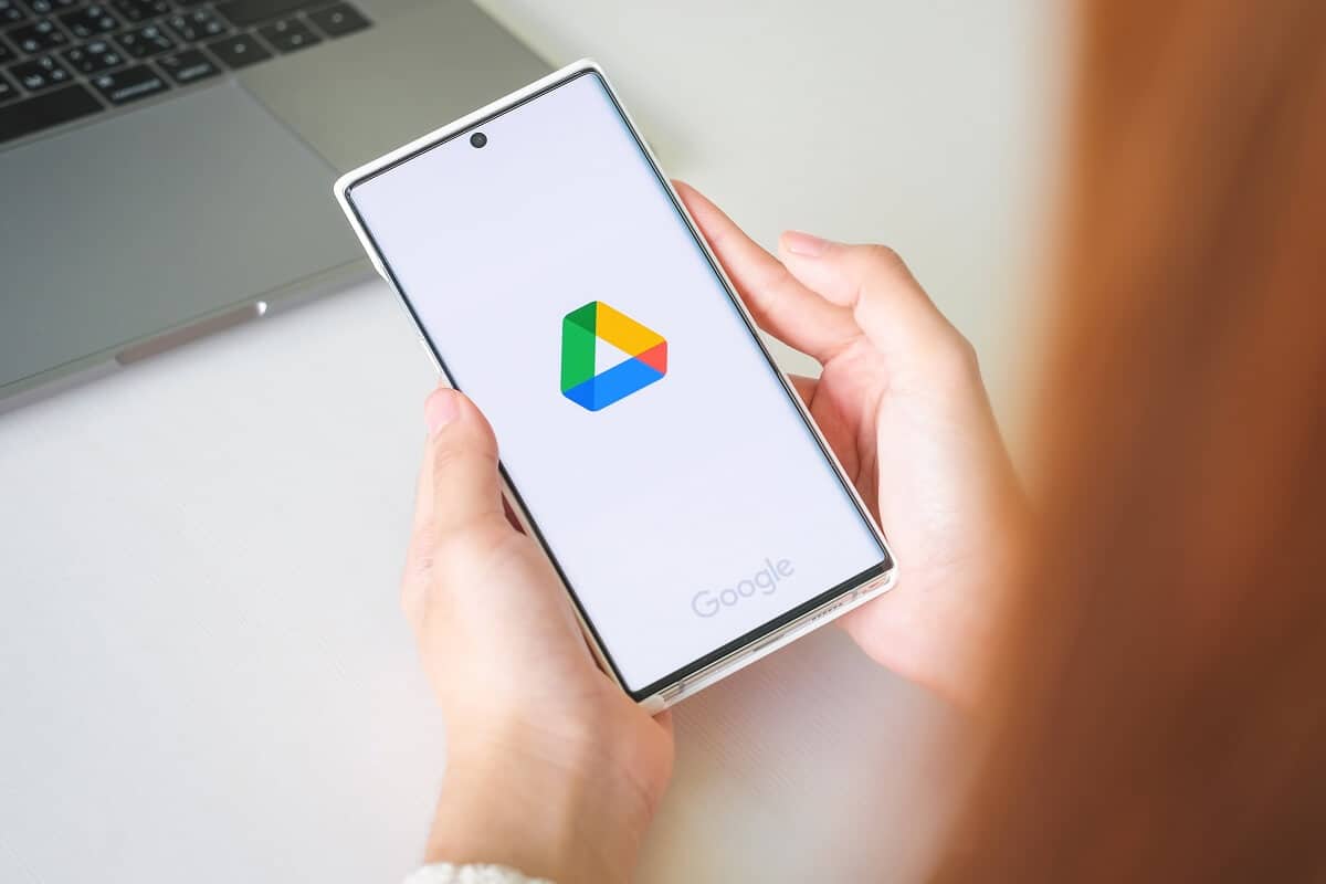 如何将文件从一个 Google 云端硬盘移动到另一个