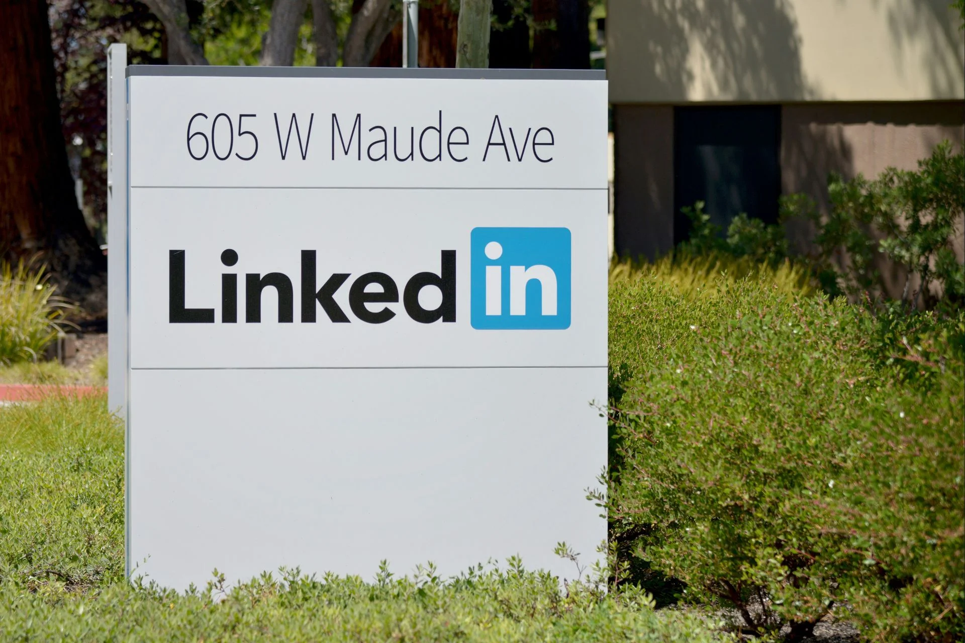 LinkedIn 因使用高级用户信息训练其人工智能模型而被起诉